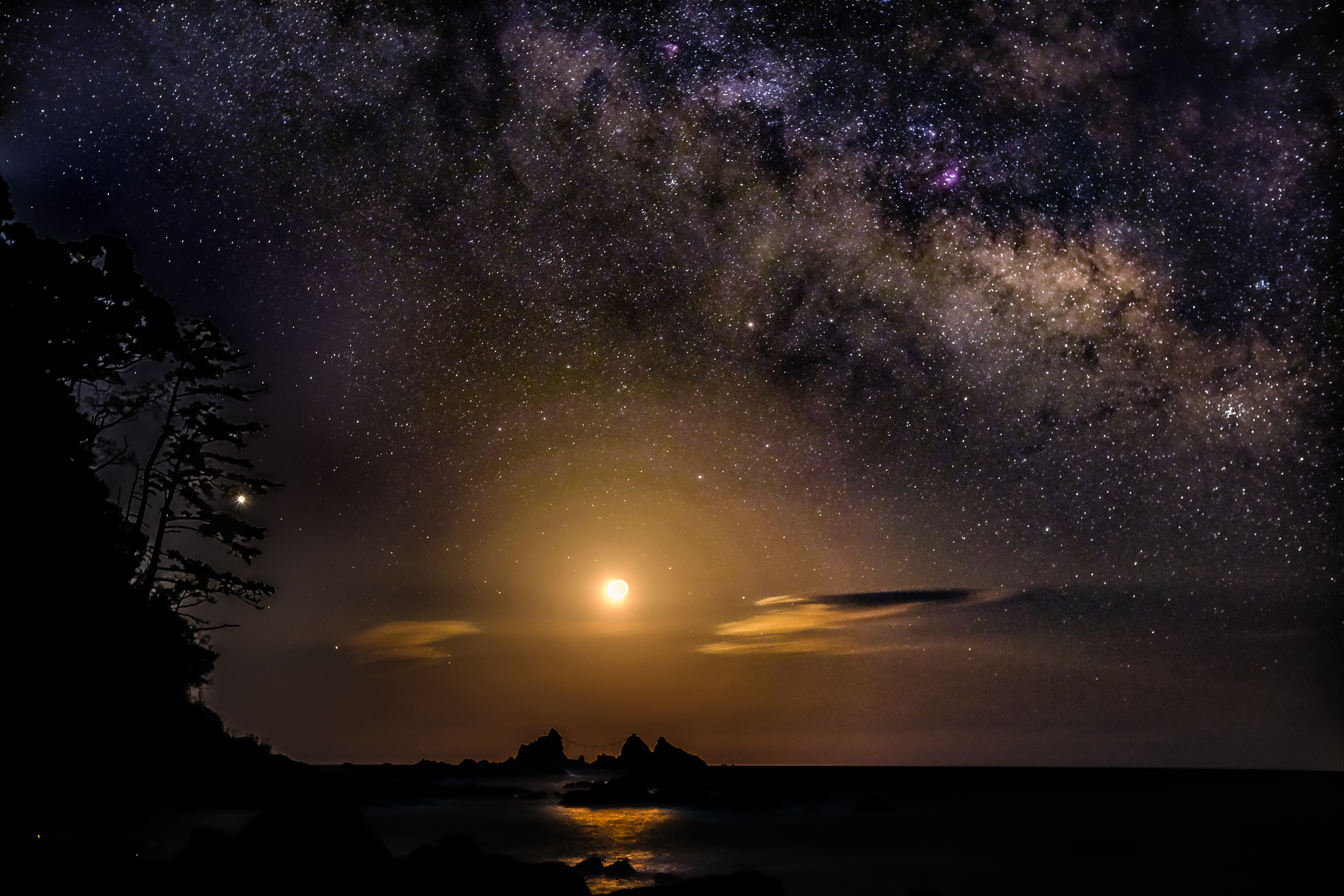 三ツ石と逆三日月